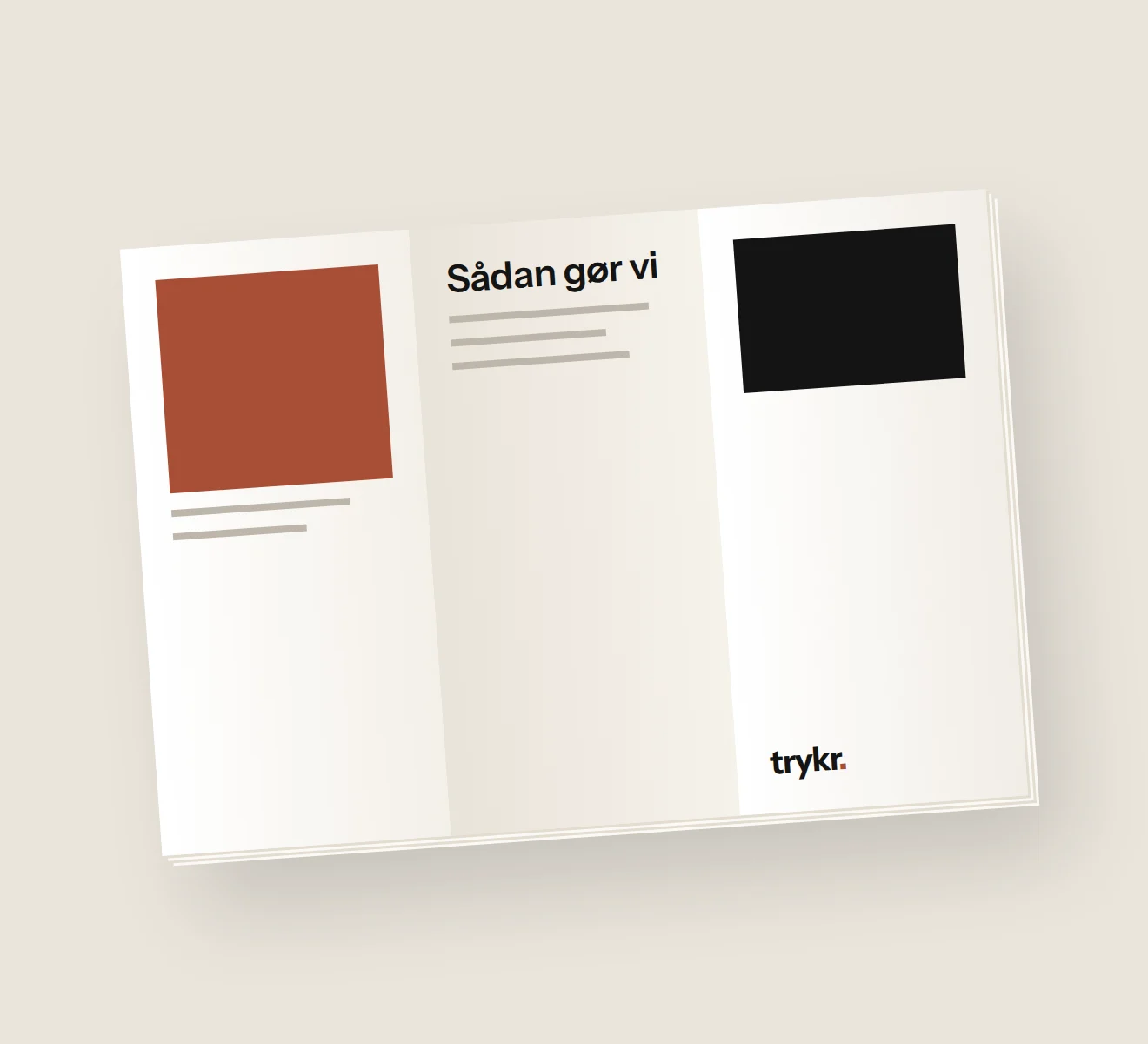 Åben A4-folder med rullefals i tre paneler