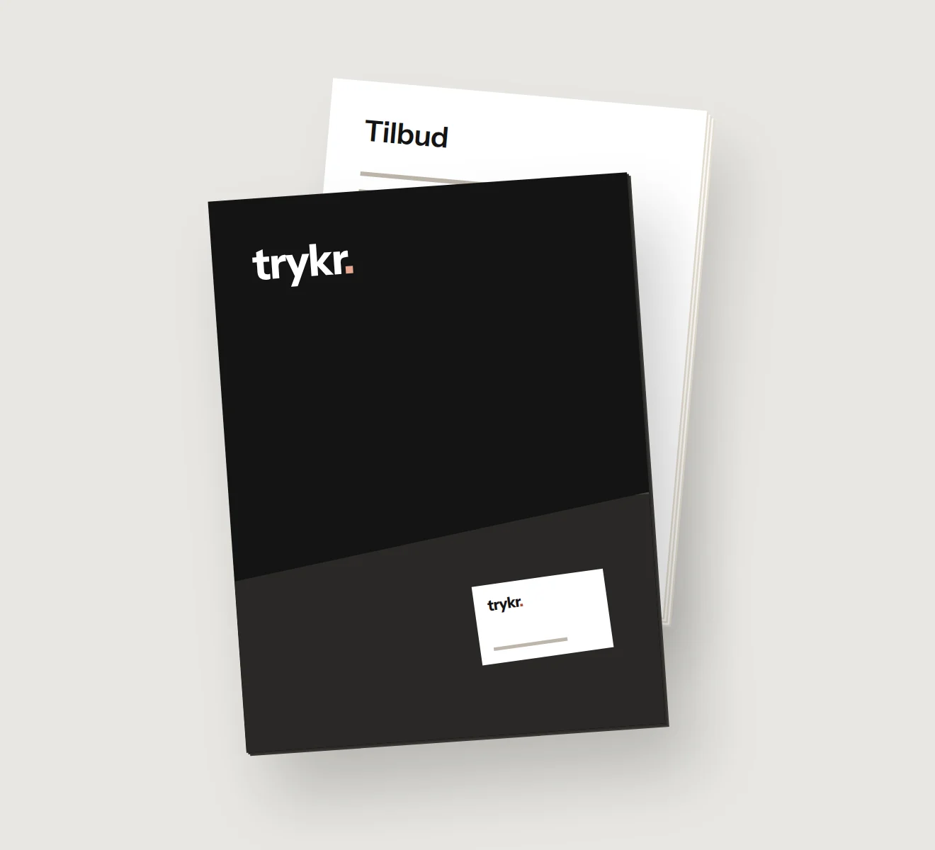 Sort A4-salgsmappe med logo foran et tilbud